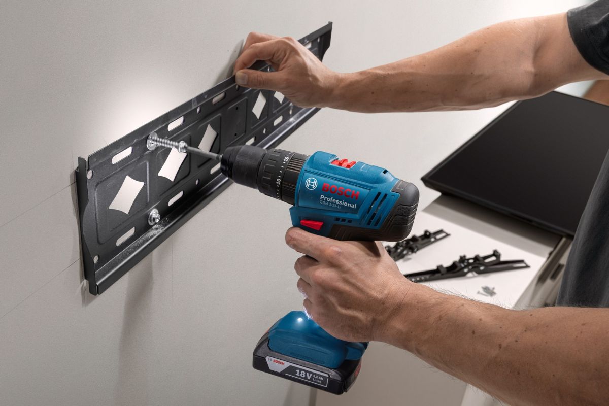 Шуруповерт Bosch GSB 183-LI 18V 2х2Ah (0.601.9K9.100)
