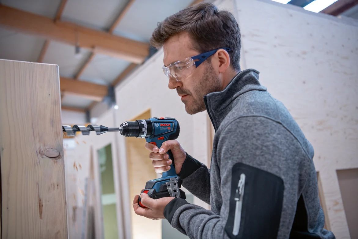 Шуруповерт Bosch GSB 18V-90 C 18В 2х4Агод (0.601.9K6.104)