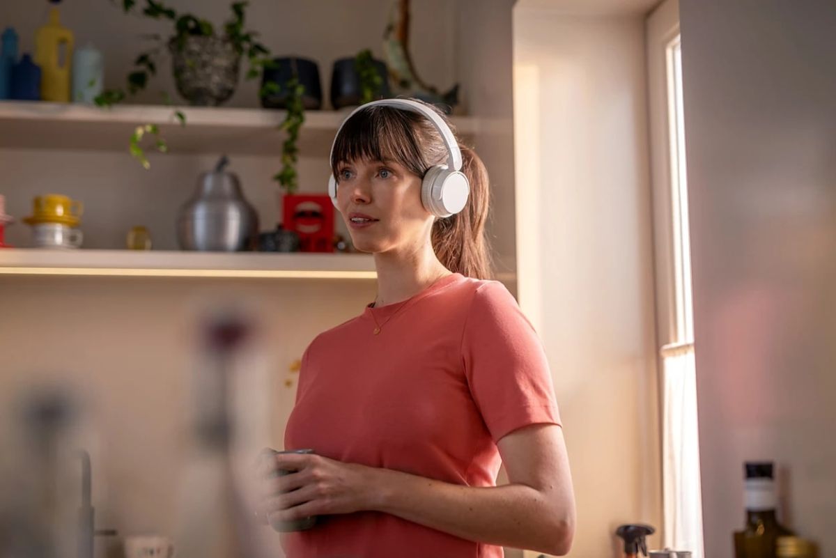 Навушники Philips TAH4209 White