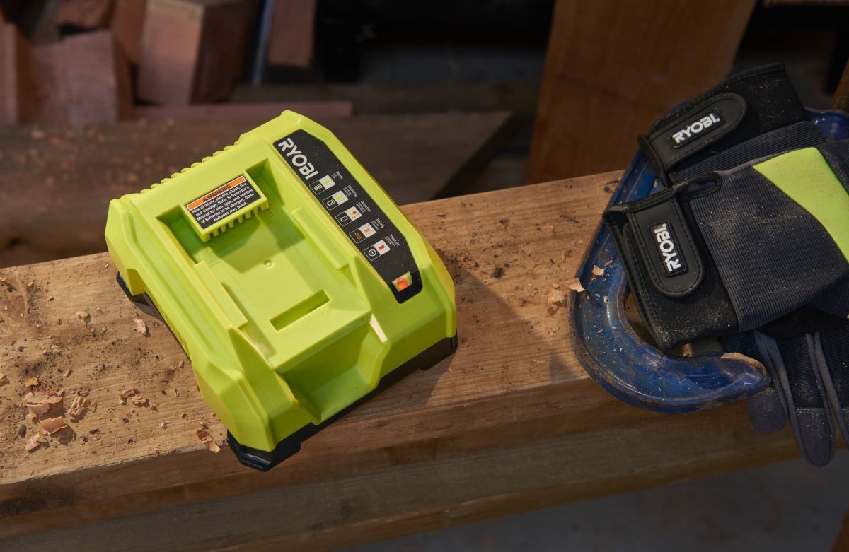 Зарядний пристрій Ryobi Max Power RY36C60A (5133004555)