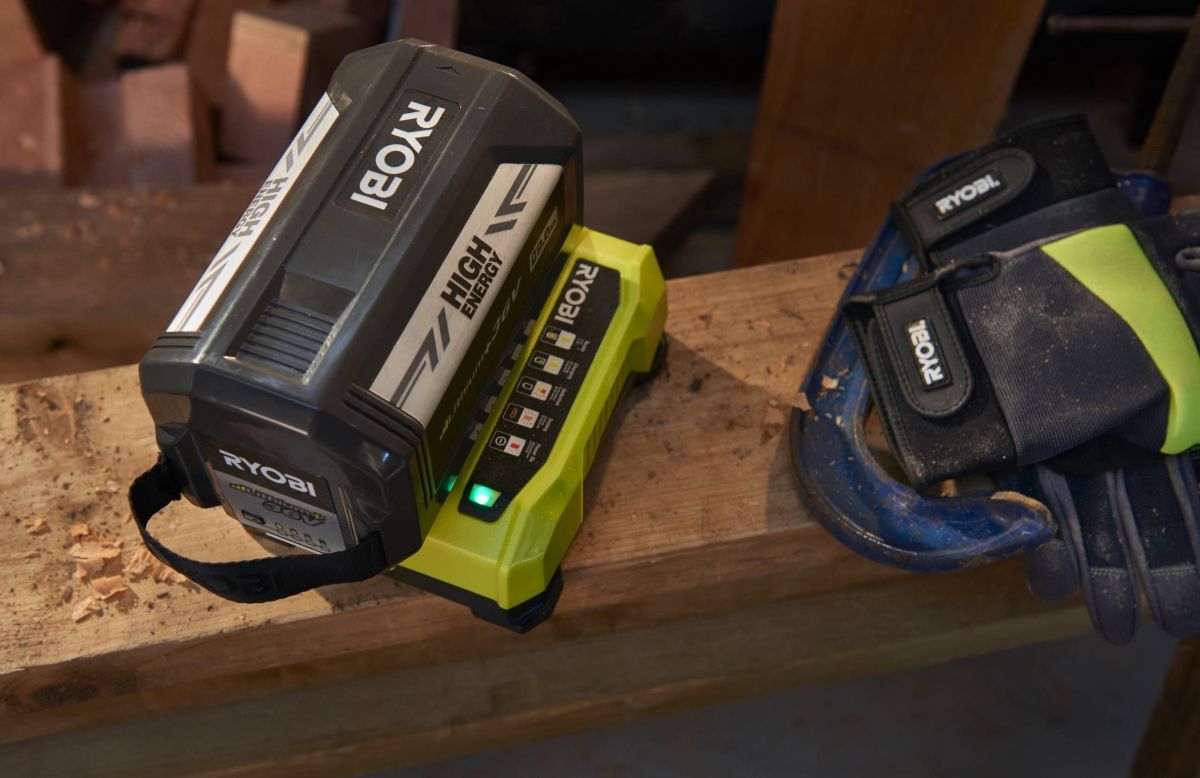 Зарядний пристрій Ryobi Max Power RY36C60A (5133004555)