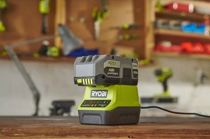 Зарядний пристрій Ryobi ONE+ RC18120 (5133002891)