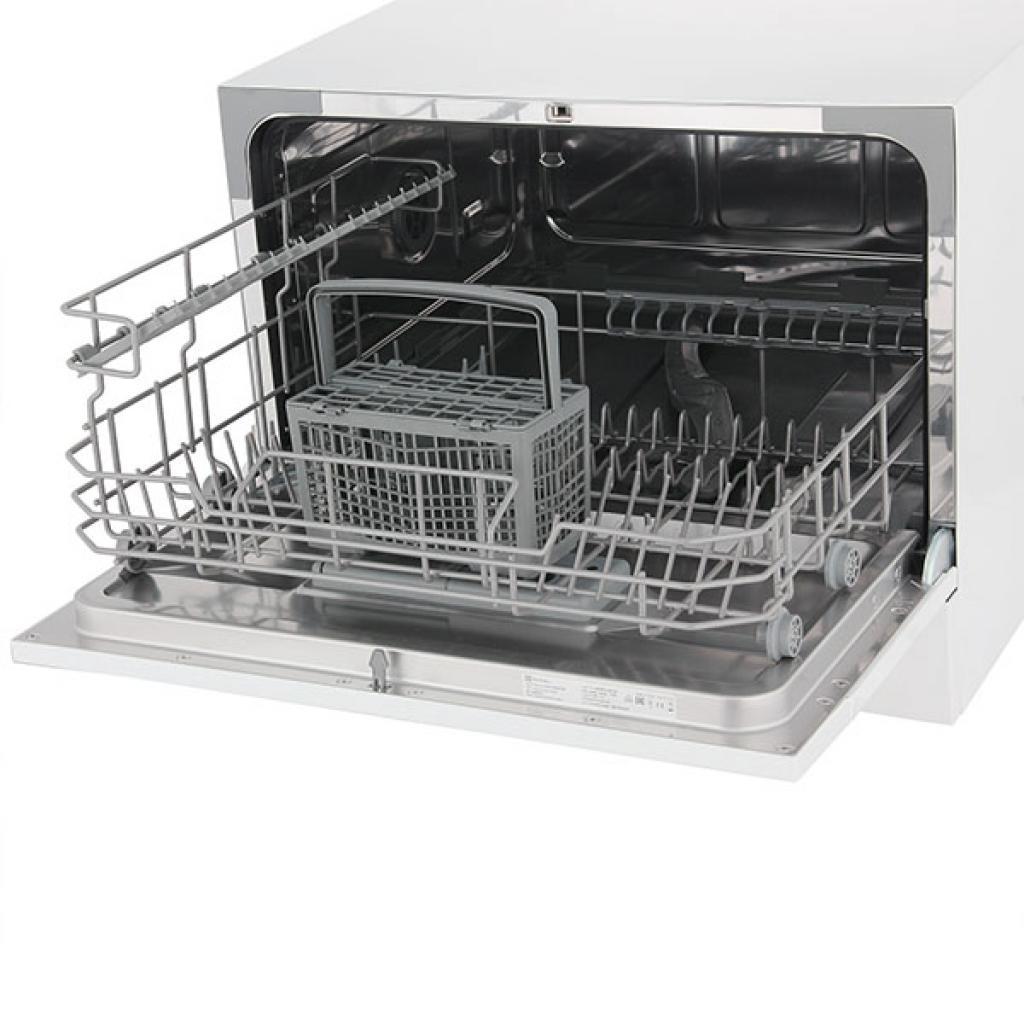 Посудомийна машина Electrolux ESF2400OW