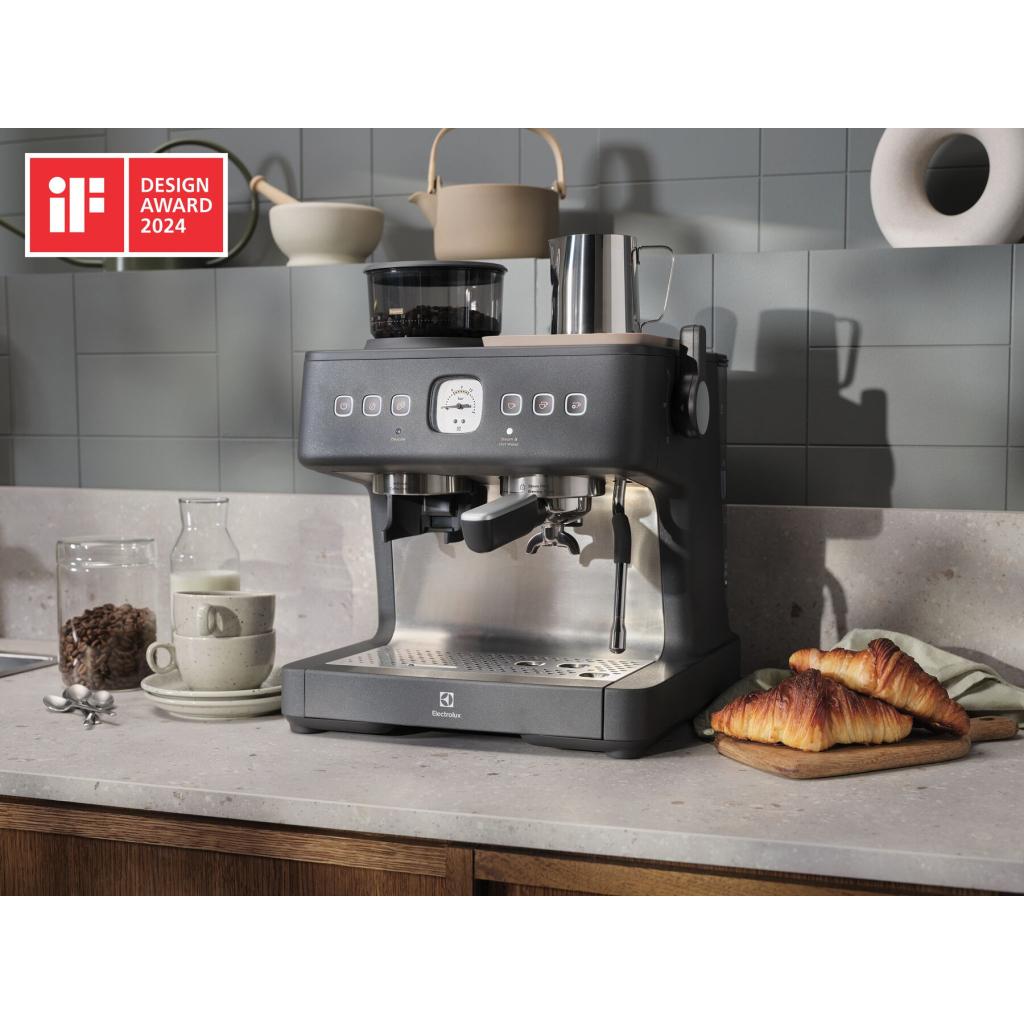 Кавоварка Electrolux E8EC1-8BP